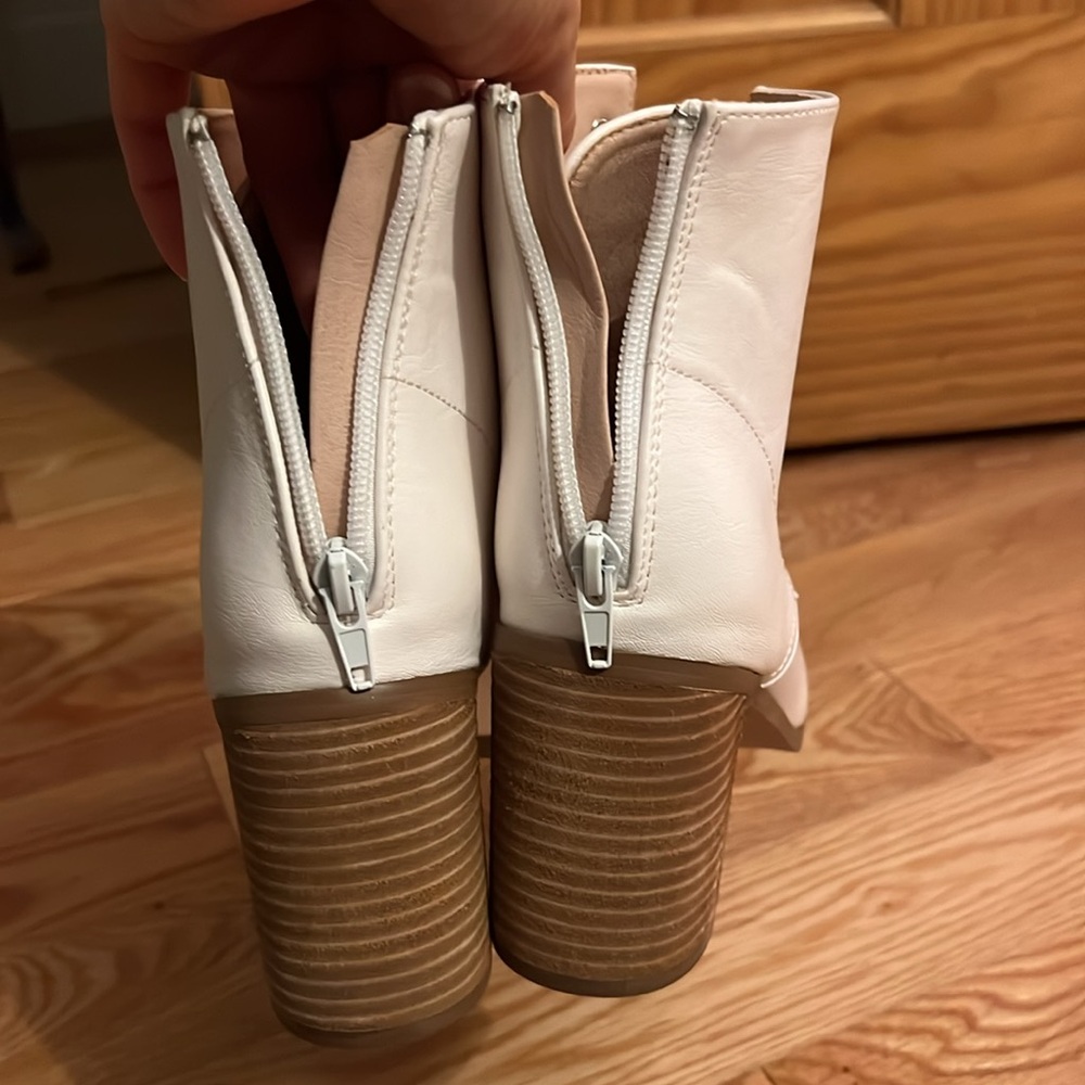 BOGO Chase + Chloe White Lace-Up Ankle Boots with Stacked Heel - Picture 3 of 5